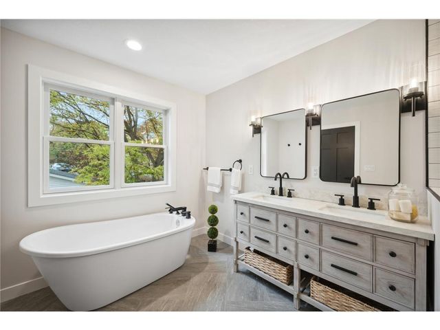 2249 11th Street, White Bear Lake, MN 55110