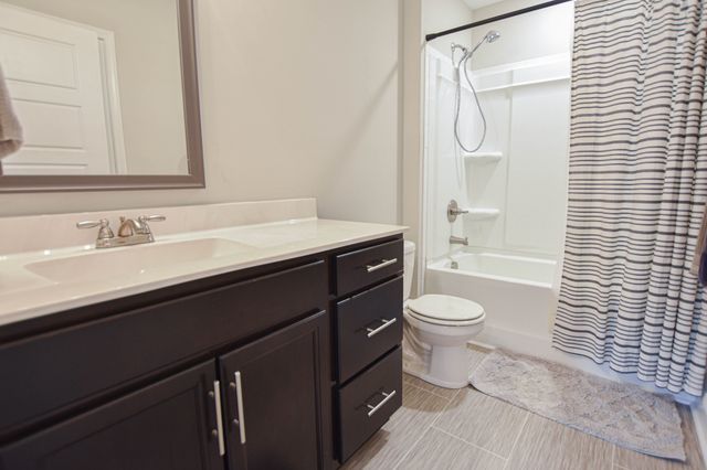 436 Kinslow Court, Clarksville, TN 37040