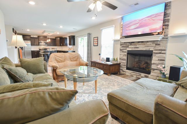 436 Kinslow Court, Clarksville, TN 37040