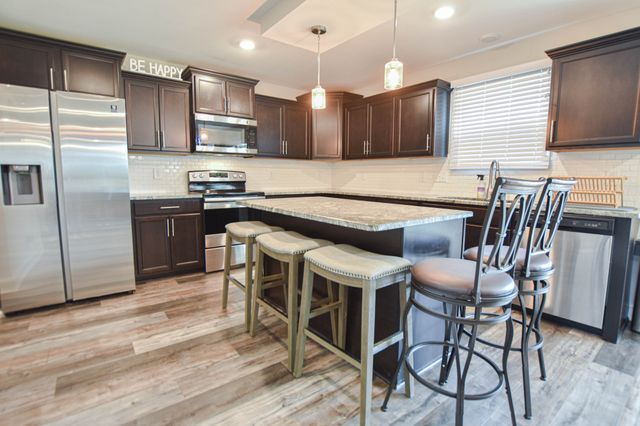 436 Kinslow Court, Clarksville, TN 37040