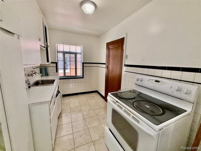 17167 Freeland Street, Detroit, MI 48235