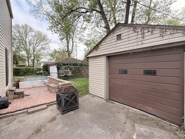 17167 Freeland Street, Detroit, MI 48235