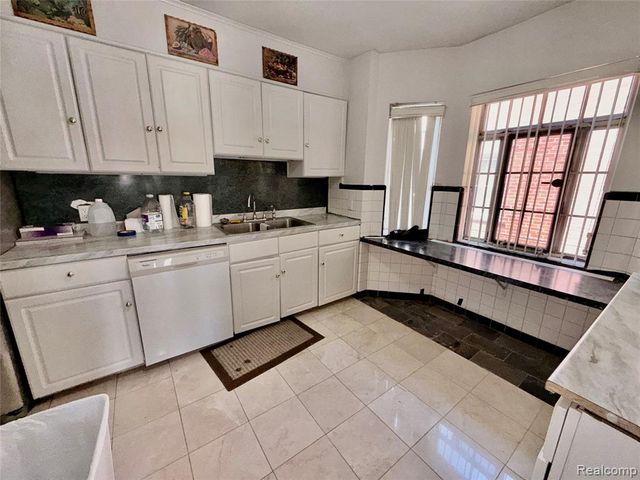 17167 Freeland Street, Detroit, MI 48235