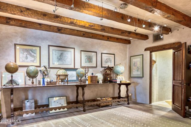 5747 E Mockingbird Lane, Paradise Valley, AZ 85253