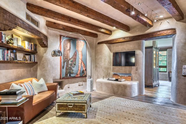 5747 E Mockingbird Lane, Paradise Valley, AZ 85253