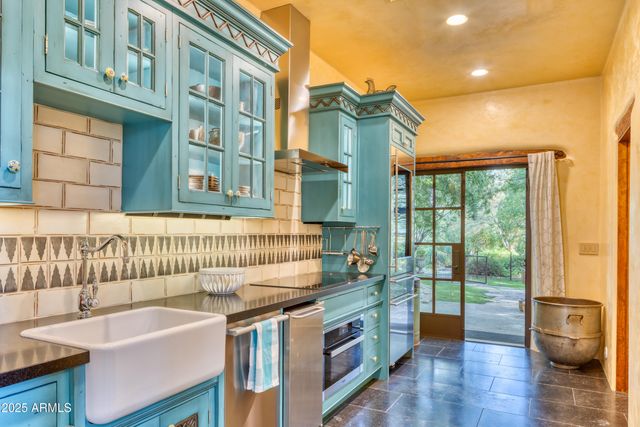 5747 E Mockingbird Lane, Paradise Valley, AZ 85253