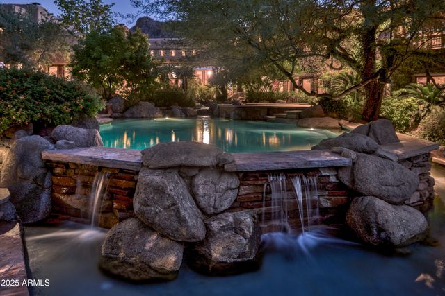 5747 E Mockingbird Lane, Paradise Valley, AZ 85253