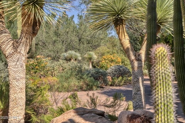 5747 E Mockingbird Lane, Paradise Valley, AZ 85253