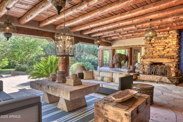 5747 E Mockingbird Lane, Paradise Valley, AZ 85253