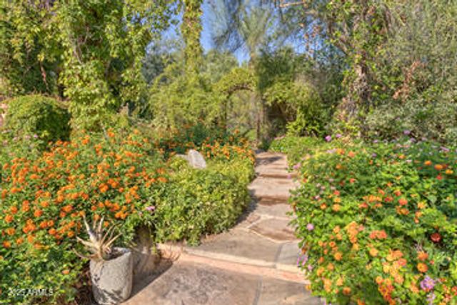 5747 E Mockingbird Lane, Paradise Valley, AZ 85253