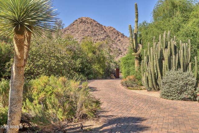 5747 E Mockingbird Lane, Paradise Valley, AZ 85253