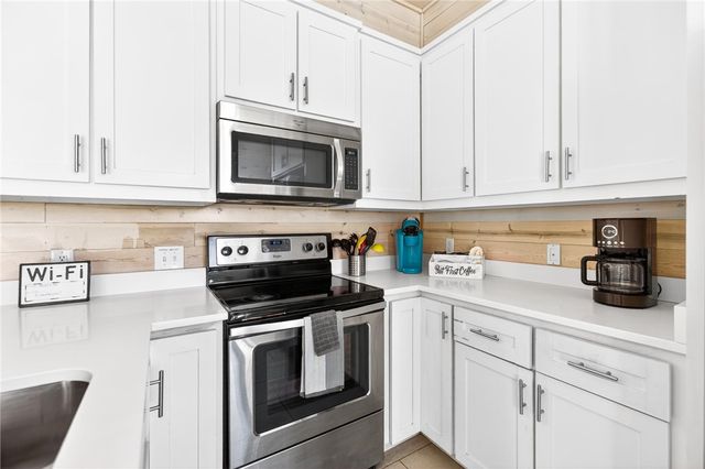 2821 S 11th St 102, Port Aransas, TX 78373