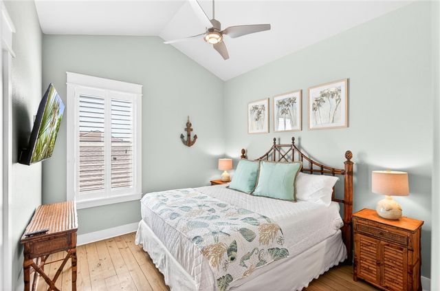 2821 S 11th St 102, Port Aransas, TX 78373