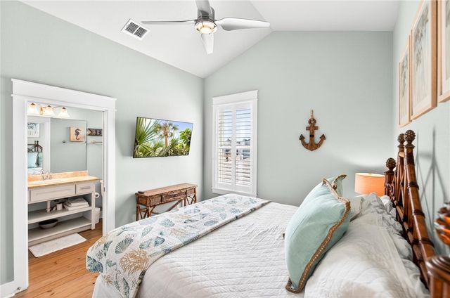 2821 S 11th St 102, Port Aransas, TX 78373