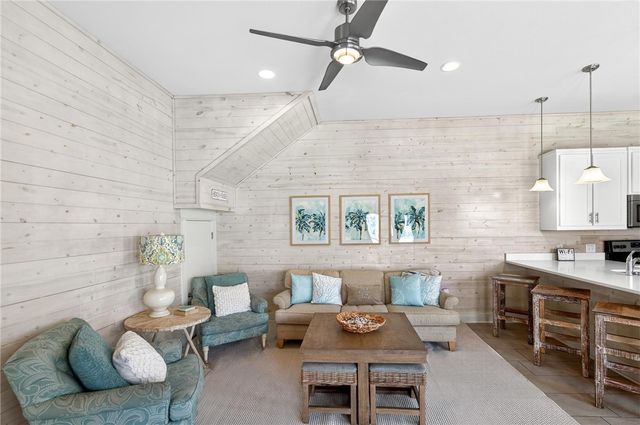2821 S 11th St 102, Port Aransas, TX 78373