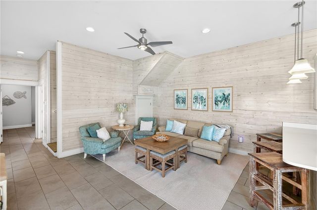 2821 S 11th St 102, Port Aransas, TX 78373