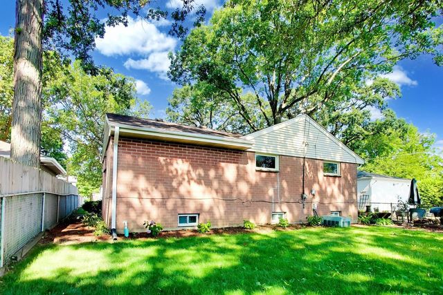 1619 Elizabeth Avenue, North Chicago, IL 60064