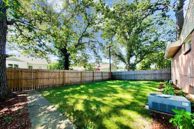 1619 Elizabeth Avenue, North Chicago, IL 60064