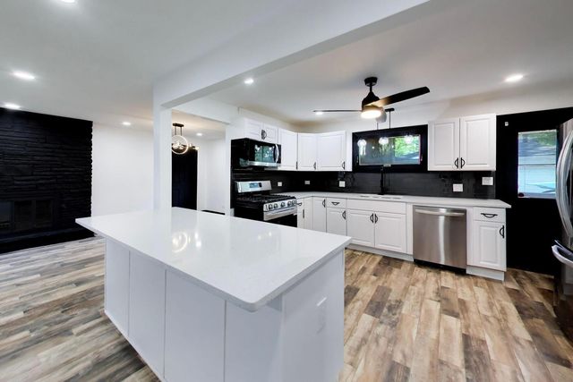1619 Elizabeth Avenue, North Chicago, IL 60064