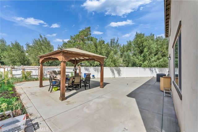 2675 Half Dome Ct, Jurupa Valley, CA 92509