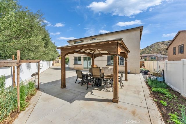 2675 Half Dome Ct, Jurupa Valley, CA 92509