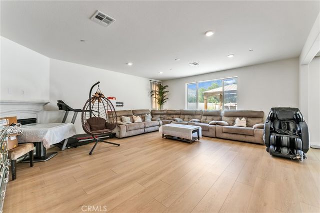 2675 Half Dome Ct, Jurupa Valley, CA 92509