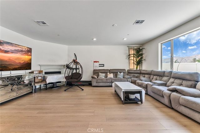 2675 Half Dome Ct, Jurupa Valley, CA 92509