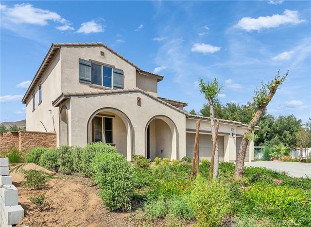 2675 Half Dome Ct, Jurupa Valley, CA 92509