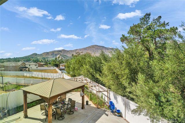 2675 Half Dome Ct, Jurupa Valley, CA 92509