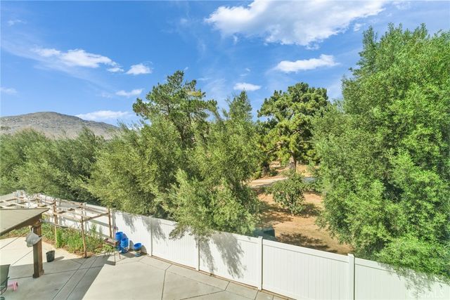 2675 Half Dome Ct, Jurupa Valley, CA 92509