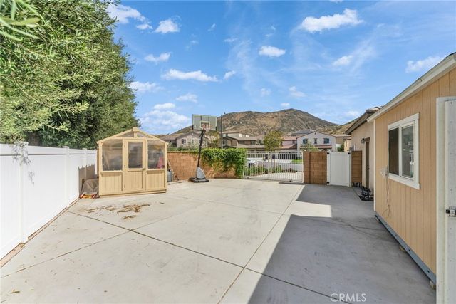 2675 Half Dome Ct, Jurupa Valley, CA 92509