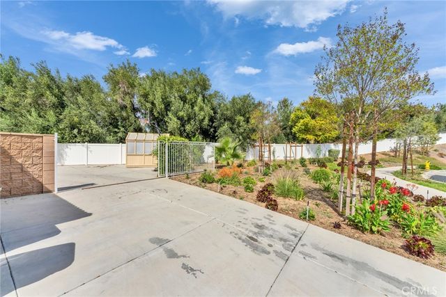 2675 Half Dome Ct, Jurupa Valley, CA 92509