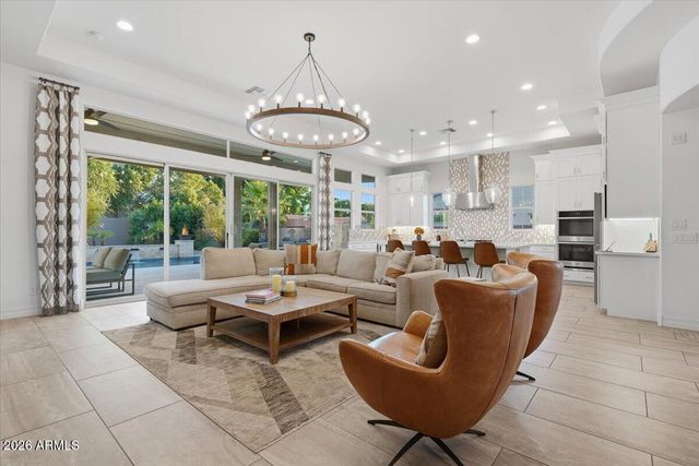 871 E PEACH TREE Place, Chandler, AZ 85249
