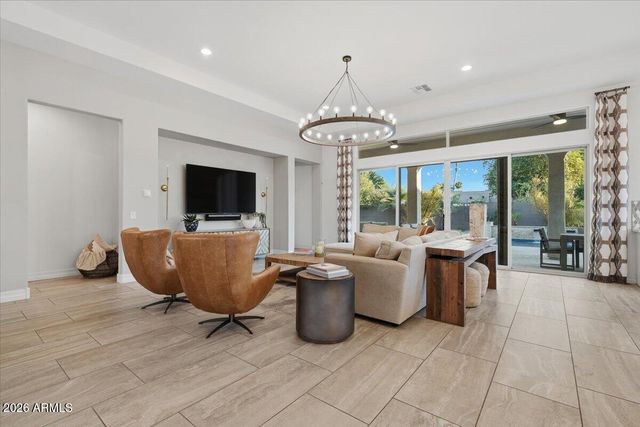 871 E PEACH TREE Place, Chandler, AZ 85249