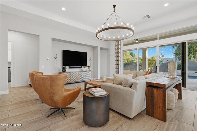 871 E PEACH TREE Place, Chandler, AZ 85249