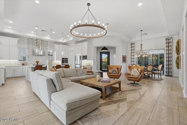 871 E PEACH TREE Place, Chandler, AZ 85249