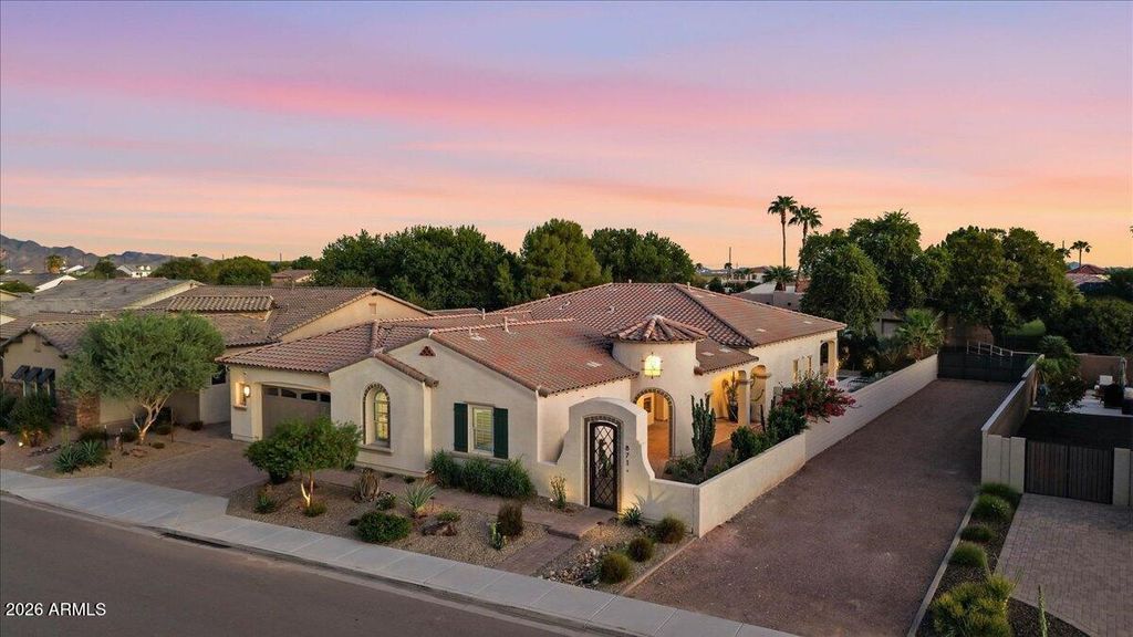 871 E PEACH TREE Place, Chandler, AZ 85249
