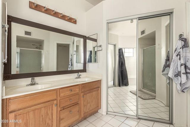 1718 S LONGMORE Street 75, Mesa, AZ 85202