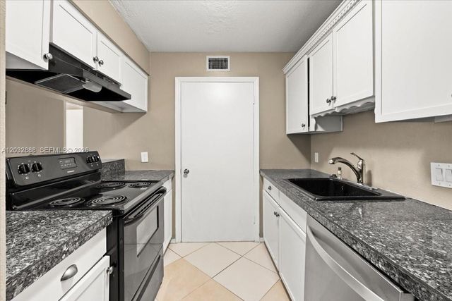 2303 N Congress Ave 27, Boynton Beach, FL 33426