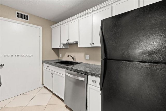 2303 N Congress Ave 27, Boynton Beach, FL 33426