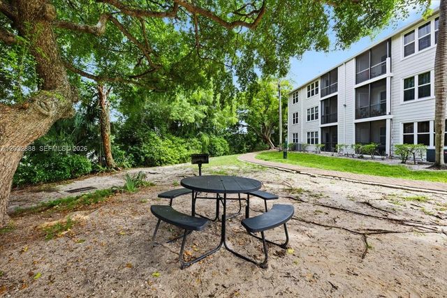 2303 N Congress Ave 27, Boynton Beach, FL 33426