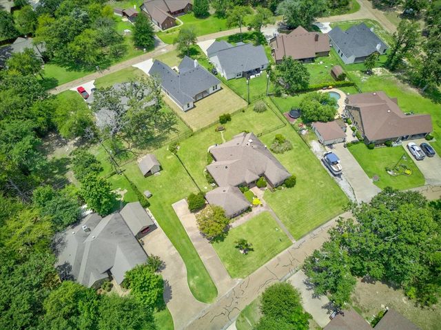 111 Trailwood Road, Enchanted Oaks, TX 75156