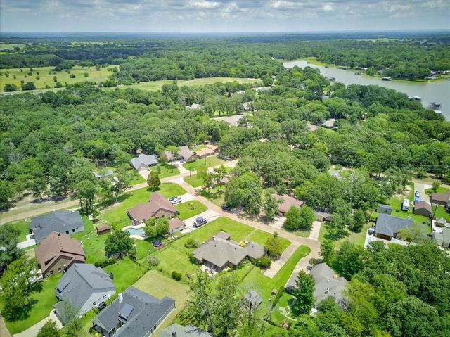 111 Trailwood Road, Enchanted Oaks, TX 75156