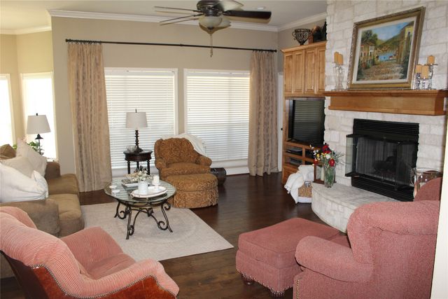 111 Trailwood Road, Enchanted Oaks, TX 75156