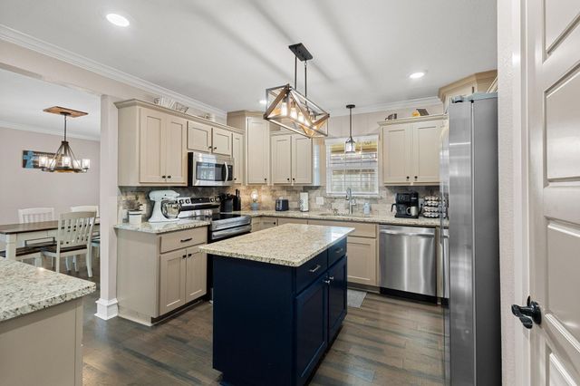 110 E Houston Street, Leonard, TX 75452