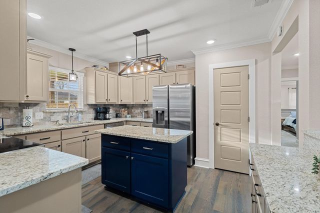 110 E Houston Street, Leonard, TX 75452