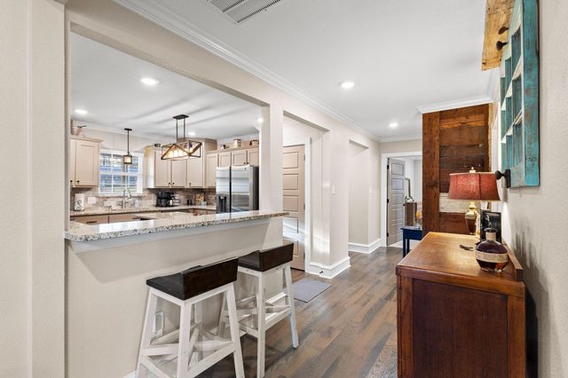 110 E Houston Street, Leonard, TX 75452