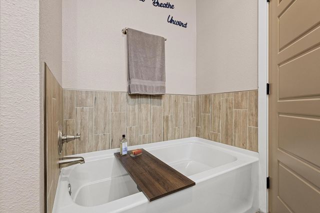 110 E Houston Street, Leonard, TX 75452