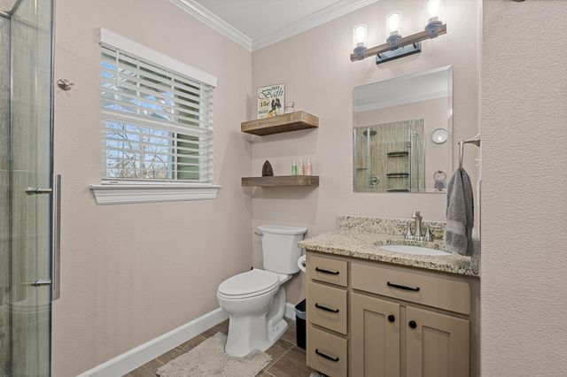 110 E Houston Street, Leonard, TX 75452