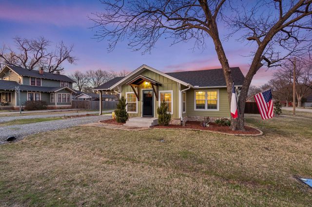 110 E Houston Street, Leonard, TX 75452